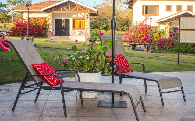 Country Hills Las Lajas