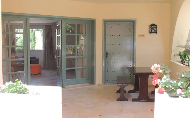 Suites hotel les charmilles & spa