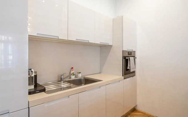 DON'T LOOK any further - Gary's superb apartment