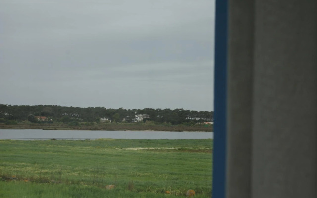 GuestReady - Beachfront Villa In Esposende