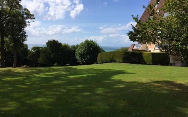 Apartment with 2 Bedrooms in Trouville-Sur-Mer, with Wonderful Sea View, Enclosed Garden And Wifi