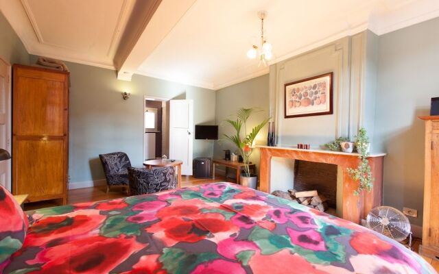 B&b Door 10