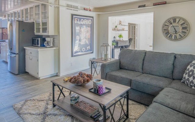 Exquisite 4BR Home near Old Town by WanderJaunt
