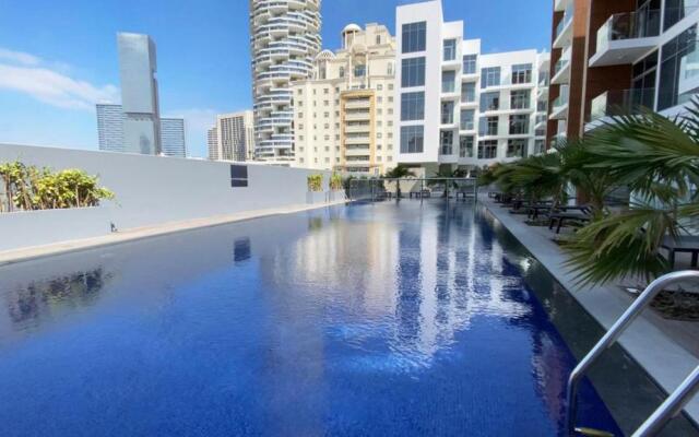 KeyHost - Pantheon Elysee JVC - K246