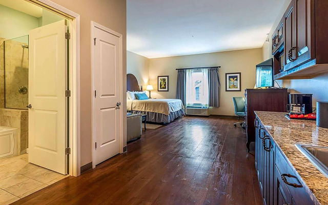 Chateau Saint Denis Hotel