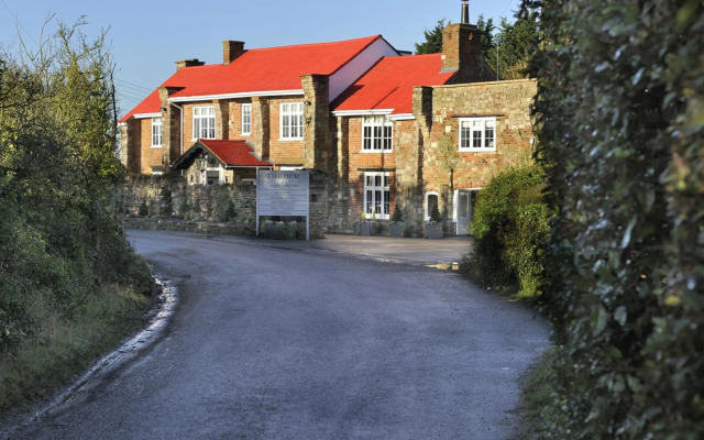 Crescent Turner Hotel