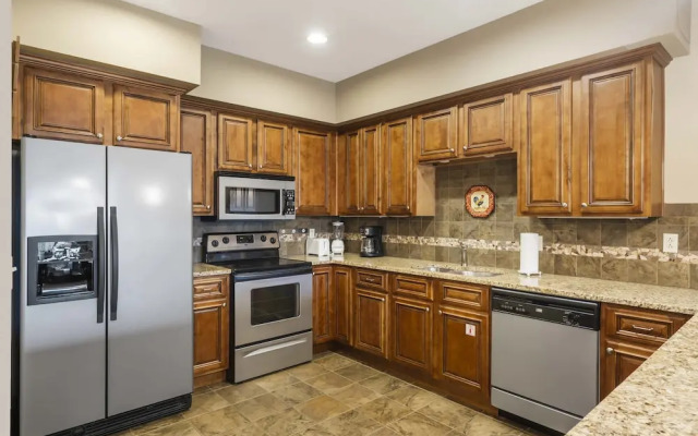 Branson Hills Getaway Sleeps 6