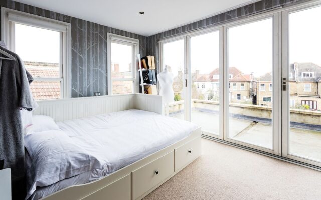 Veeve - Artisian Retreat