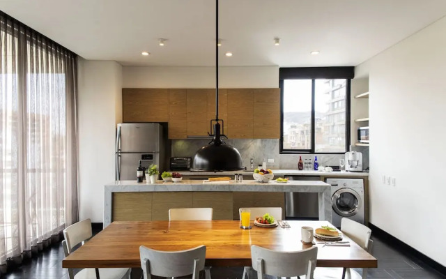8010 Urban Living Luxury Home Experiences.