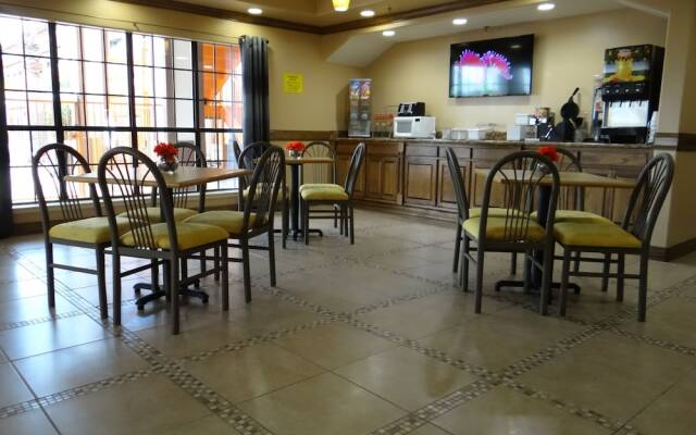 Super 8 San Benito / Harlingen