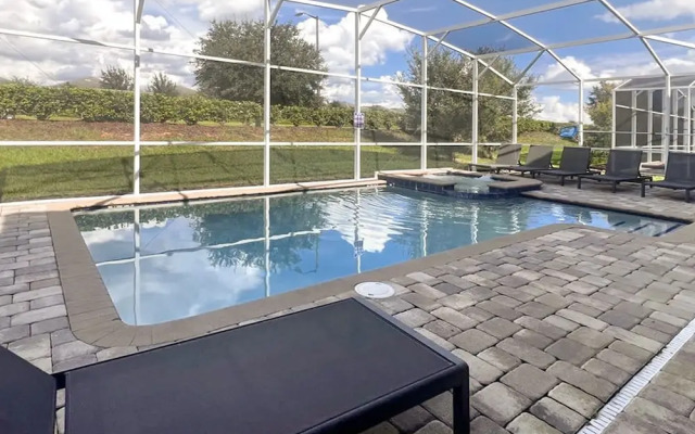 Upstay - Championsgate Home w Hot Tub-pool-cinema
