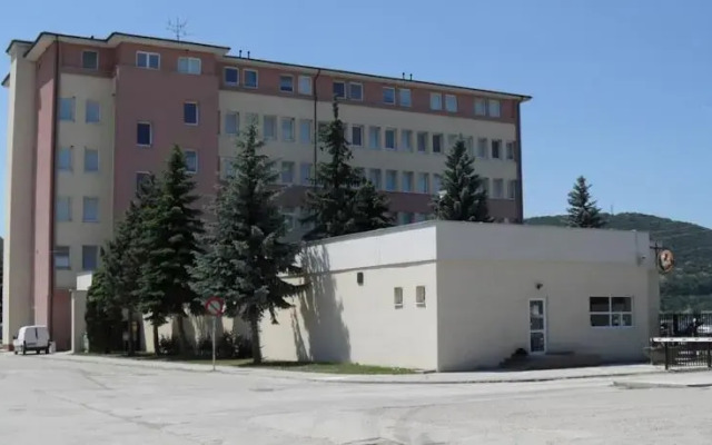 Ubytovaci Komplex Leo