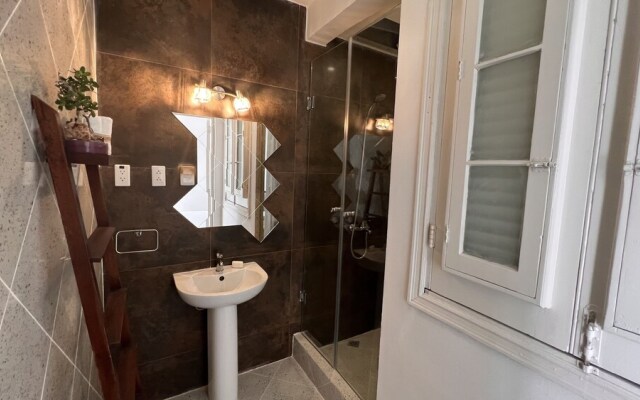 Vapor 156 Boutique Hotel