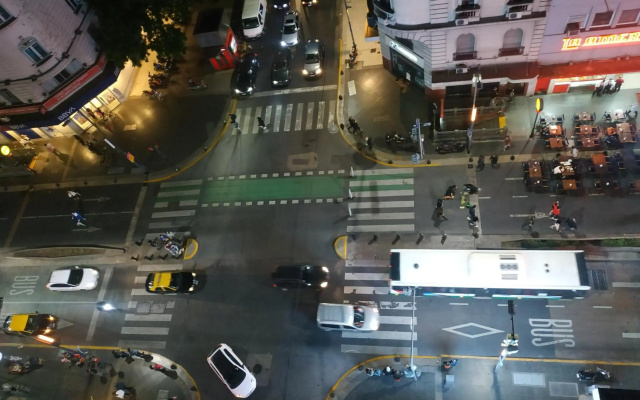 4 Ventanales sobre la Avenida Corrientes