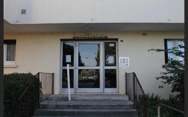 Agréable Studio, belle terrasse, Parking privé, 2 étoiles