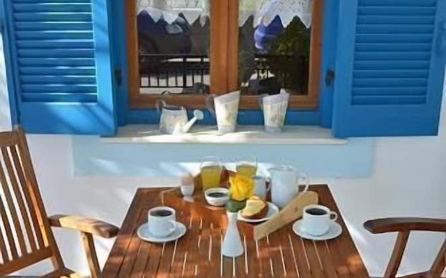 Rena Valetta Studios