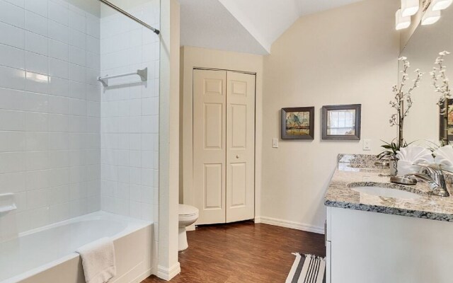 Lucaya Village 3040 #19-106