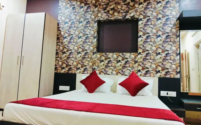 Tirupati Palace Hotel