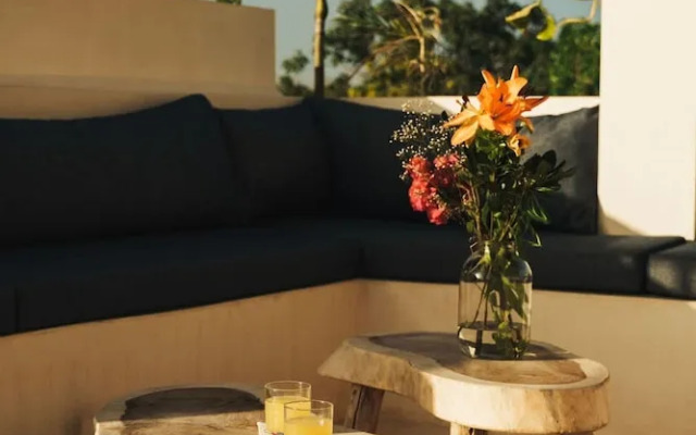 Luxury Jungle Retreat Sleeps 10 Rooftop Pool