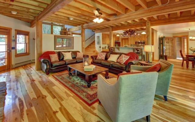 Fox Hollow by Stewart Mountain Lodging