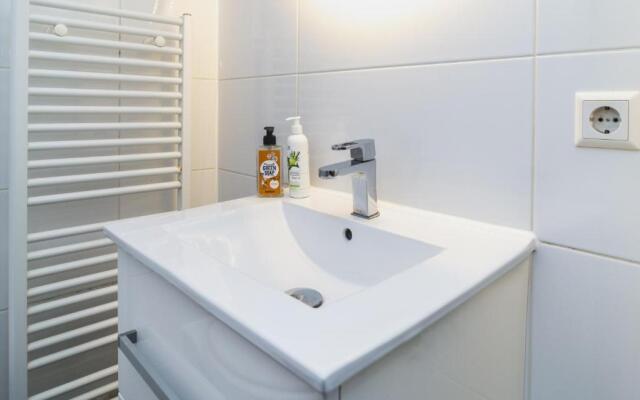 Herengracht Bed & Breakfast with canal view