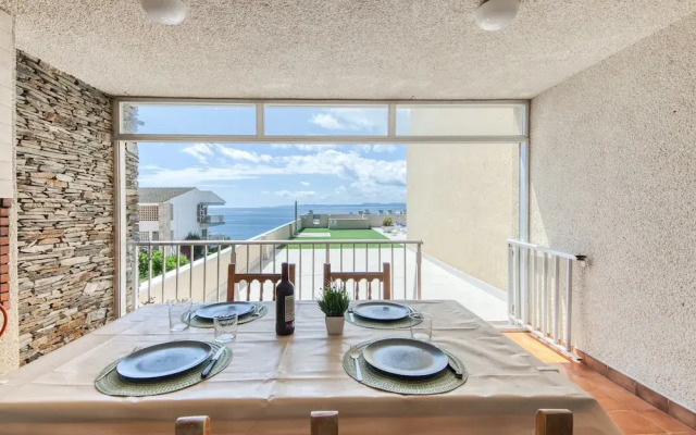 Posh Apartment Near Canyelles Petites