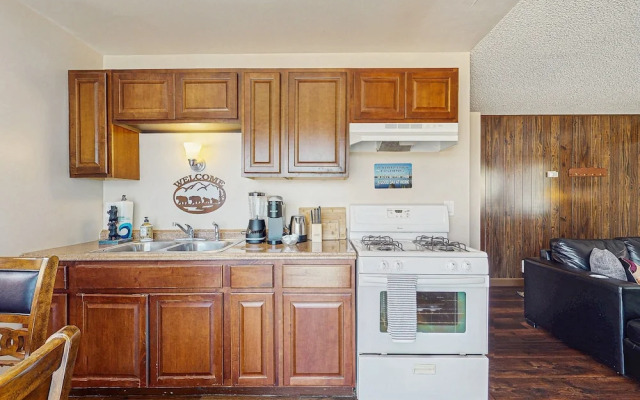 Meadow-front Metcalf Bay Gem #542