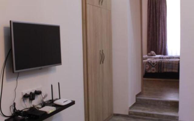 Cozy Apartment In Real Heart Of Old Tbilisi