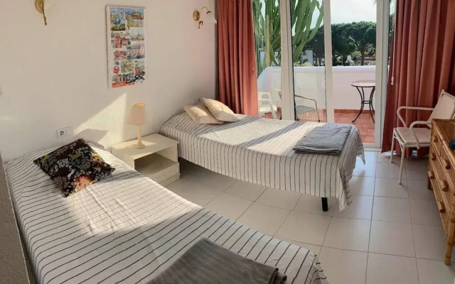 Calahonda - Sleeps 6 - Parking - Garden - Pool