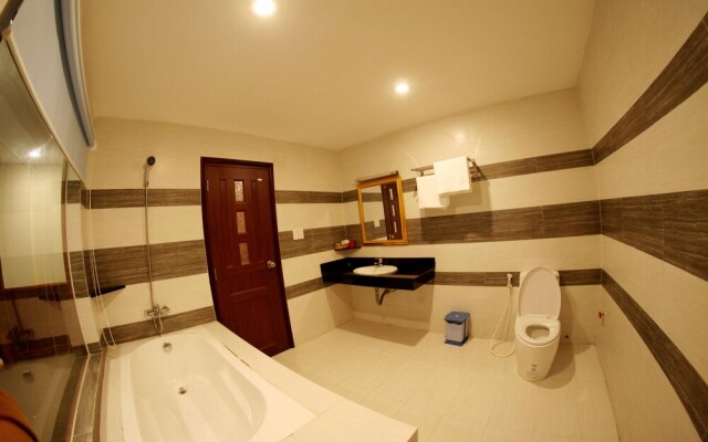 Tran Long Hotel