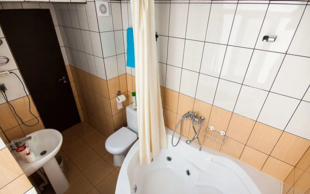 Samsonov Hotel on Goncharnaya 8