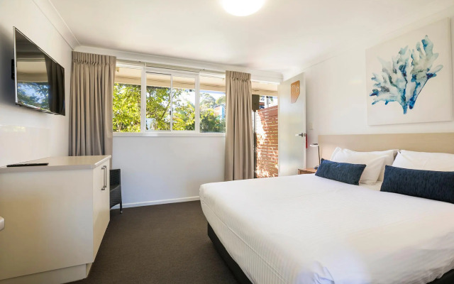 Nightcap at Golden Beach Tavern