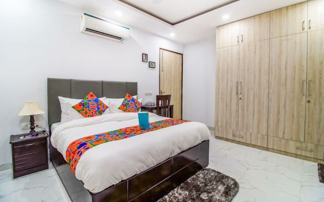 FabHotel Parfait Street