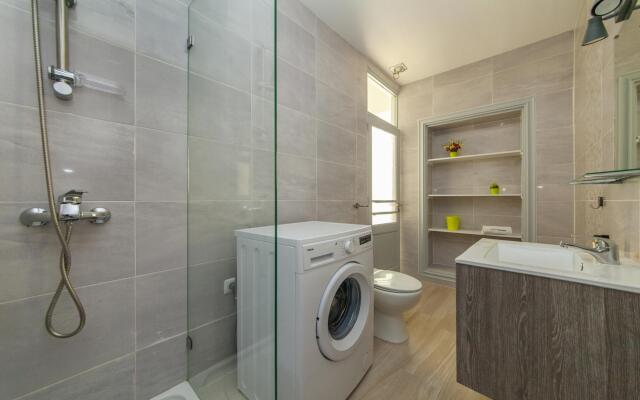 A46 - Oliveira Downtown Apartment