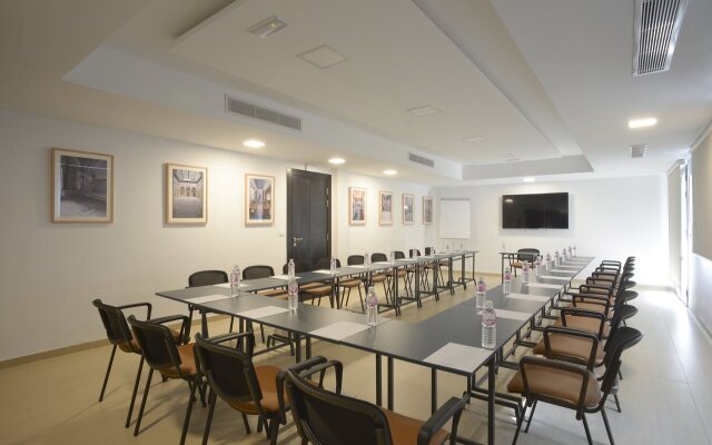 Maia Hotel Suites