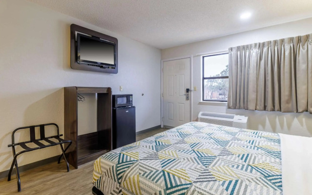Motel 6 Boerne, TX