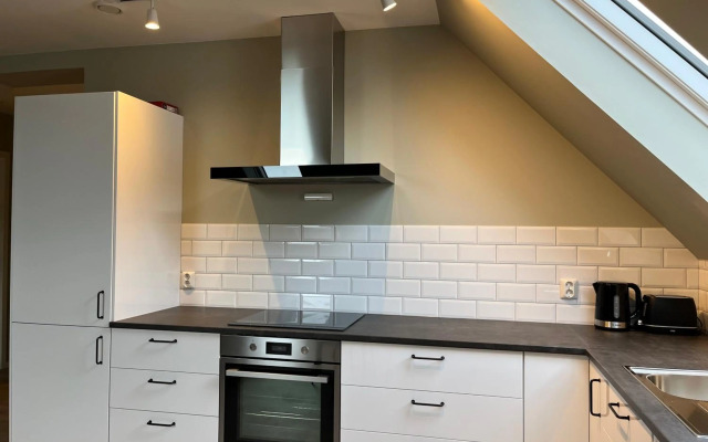 Kong Oscars Apartments