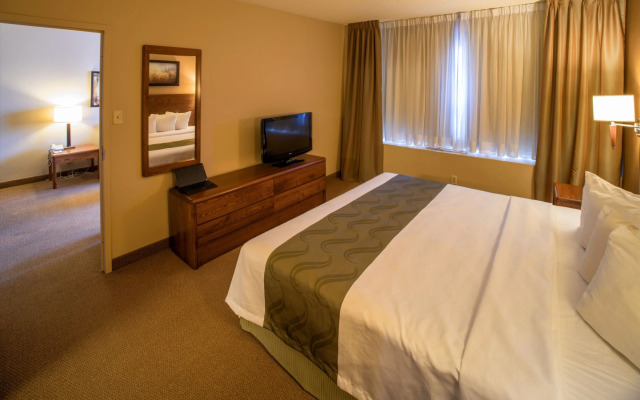 Quality Inn & Suites P.E. Trudeau Airport