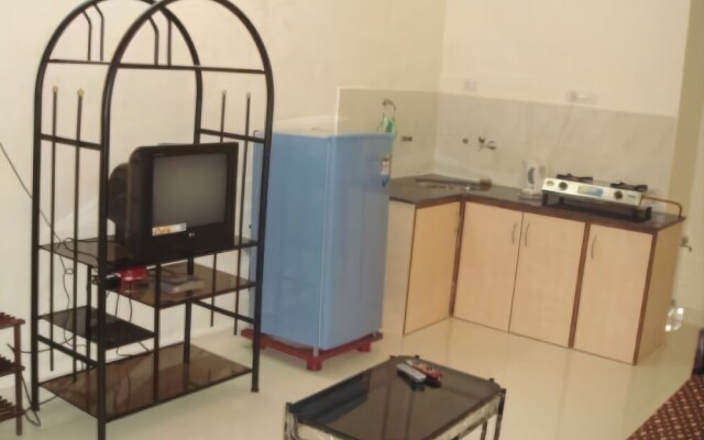 Sandy's Service Apartment