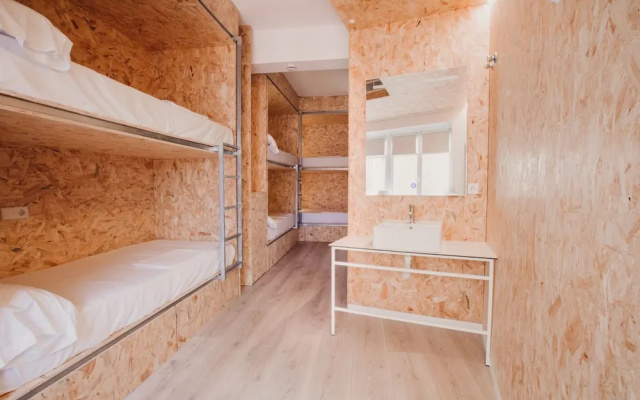 SubUp Hostel