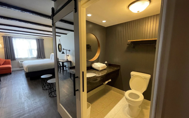 The Century House, an Ascend Collection Hotel