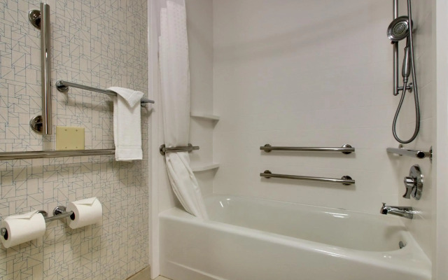 Holiday Inn Express & Suites Morris by IHG
