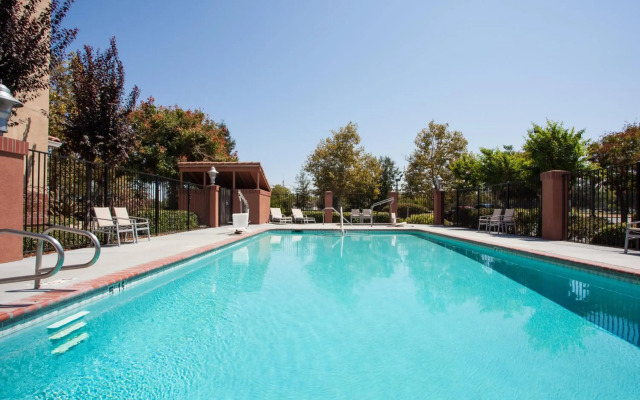 Holiday Inn Express & Suites Davis - University Area by IHG