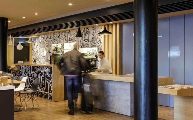 ibis Granada
