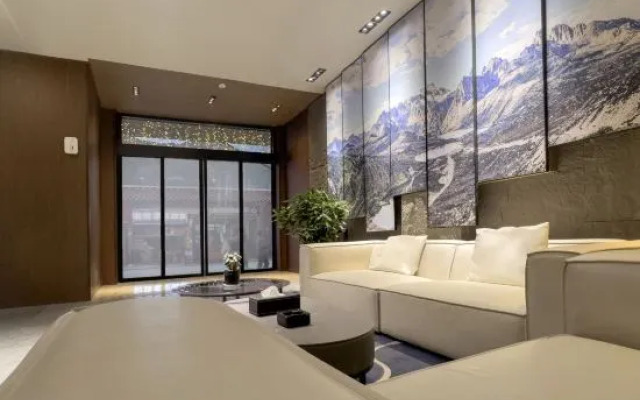 Mid-mountain Qiushu Hotel