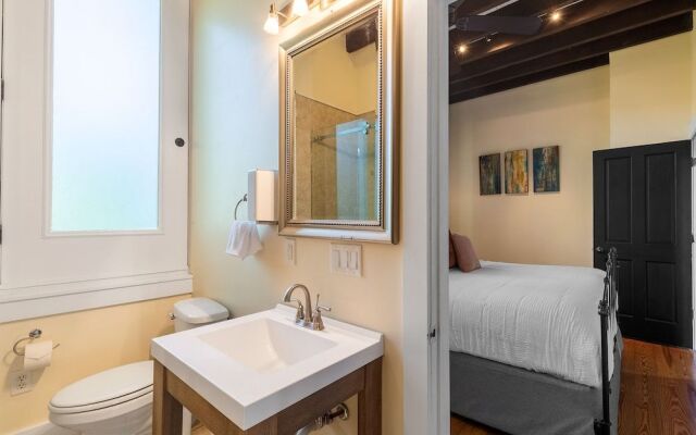 Perfect Location in Downtown Charleston
