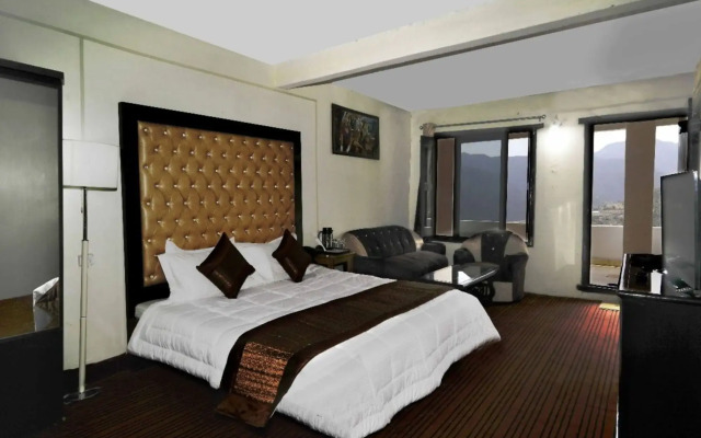 Hotel Kausani Retreat