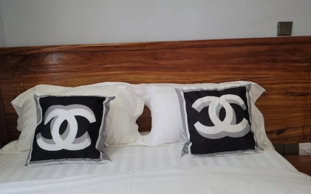 Jr Kisasa Hotel