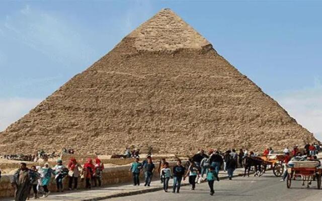 Pyramids Apartment - للعائلات
