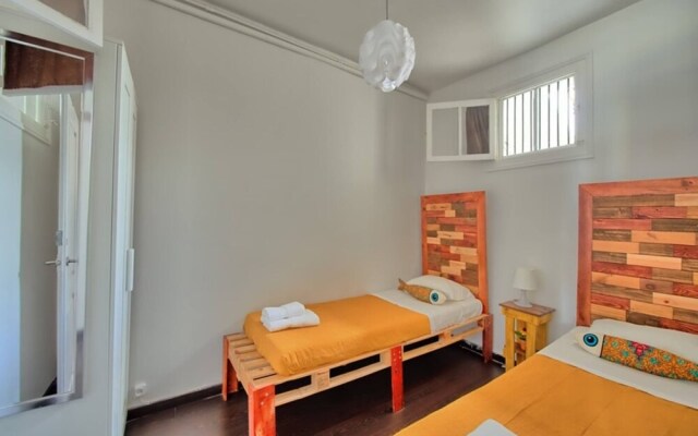 Cozy & Authentic Flat In The Center